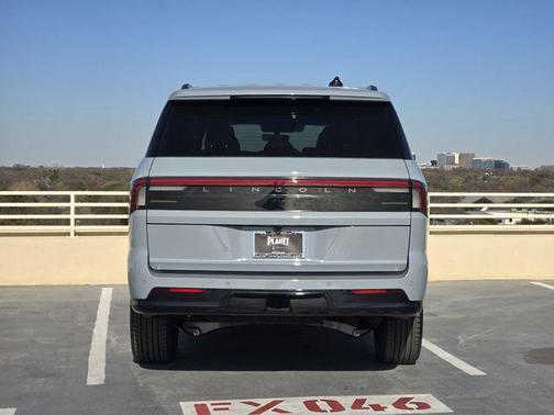 2025 Lincoln Navigator Reserve