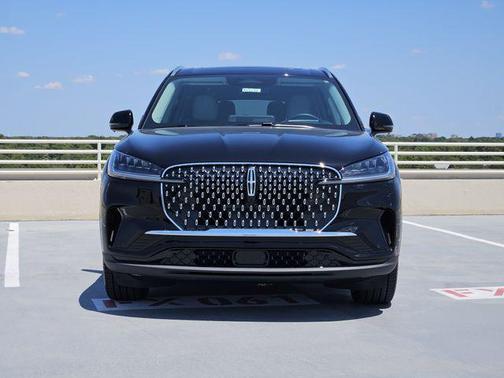 Infinite Black Metallic Clearcoat 2026 Lincoln Aviator Reserve