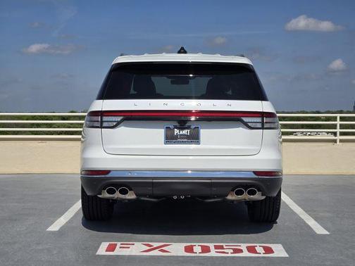 Pristine White Metallic Tri-Coat 2026 Lincoln Aviator Reserve AWD
