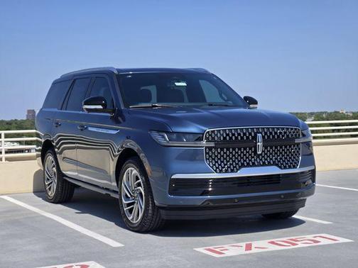 Nocturnal Blue Metallic Clearcoat 2027 Lincoln Navigator Reserve