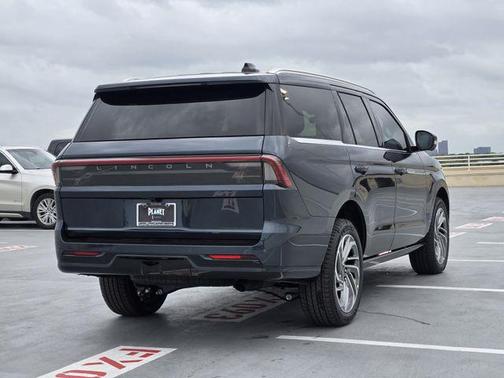 Flight Blue Metallic Clearcoat 2026 Lincoln Navigator Reserve