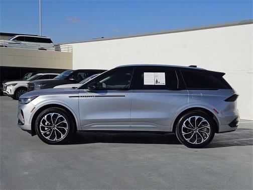 2024 Lincoln Nautilus Reserve