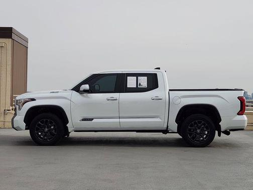 2025 Toyota Tundra Hybrid Platinum
