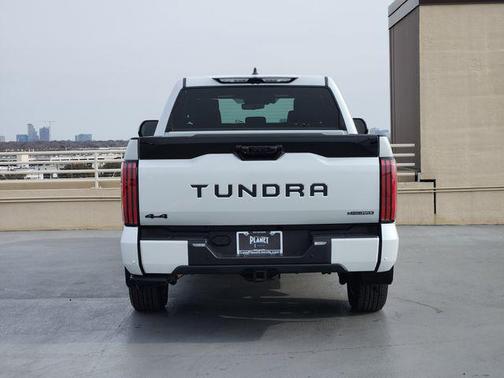 2025 Toyota Tundra Hybrid Platinum
