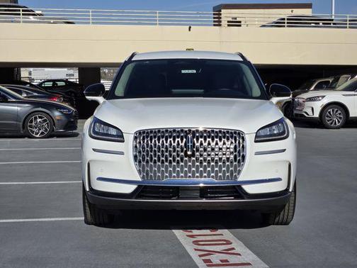 Pristine White Metallic Tri-Coat 2026 Lincoln Corsair Premiere