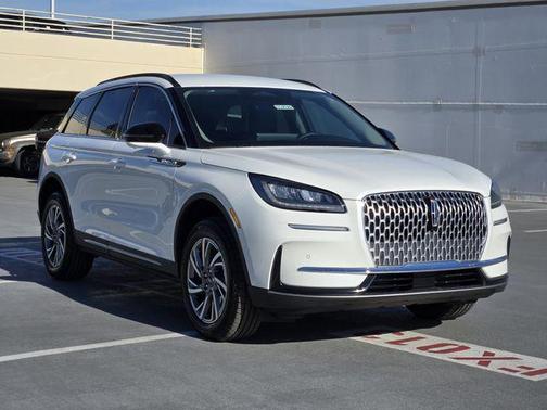 Pristine White Metallic Tri-Coat 2026 Lincoln Corsair Premiere