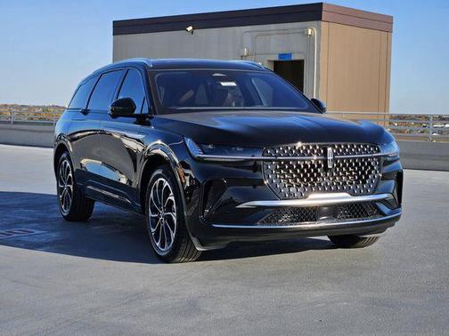 Infinite Black Metallic Clearcoat 2026 Lincoln Nautilus Reserve