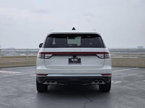 Pristine White Metallic Tri-Coat 2026 Lincoln Aviator Reserve