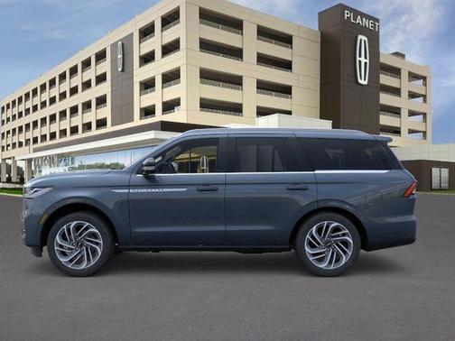 Flight Blue Metallic Clearcoat 2026 Lincoln Navigator Reserve