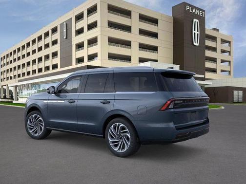 Flight Blue Metallic Clearcoat 2026 Lincoln Navigator Reserve