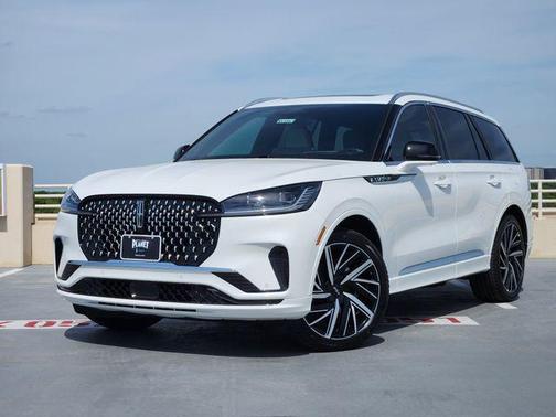 Pristine White Metallic Tri-Coat 2026 Lincoln Aviator Black Label AWD