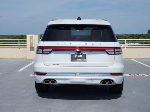 Pristine White Metallic Tri-Coat 2026 Lincoln Aviator Black Label AWD