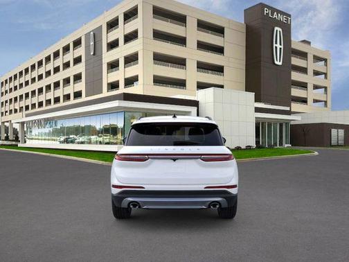 Pristine White Metallic Tri-Coat 2026 Lincoln Corsair Premiere