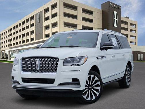 Pristine White Metallic Tri-Coat 2024 Lincoln Navigator Reserve