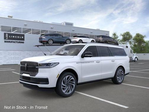White 2026 Lincoln Navigator Reserve