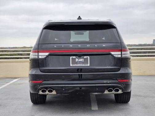 Infinite Black Metallic Clearcoat 2026 Lincoln Aviator Premiere