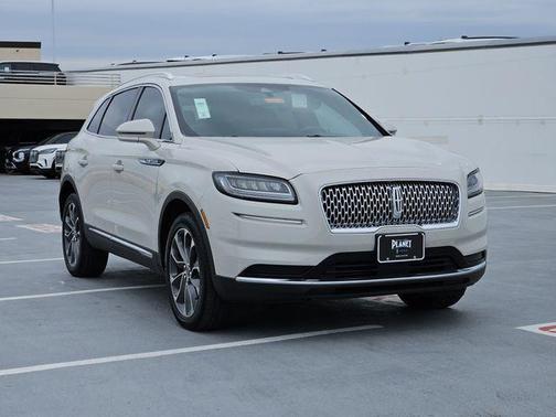 Ceramic Pearl Metallic Tinted Clearcoat 2023 Lincoln Nautilus Reserve