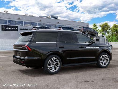 Infinite Black Metallic Clearcoat 2027 Lincoln Navigator Premiere