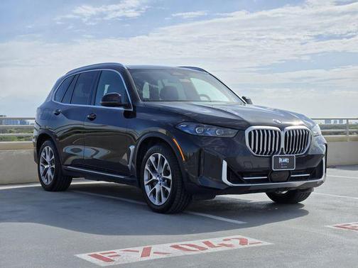Black Sapphire Metallic 2025 BMW X5 PHEV xDrive50e