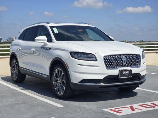 Pristine White Metallic Tri-Coat 2023 Lincoln Nautilus Reserve