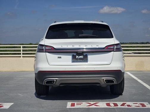 Pristine White Metallic Tri-Coat 2023 Lincoln Nautilus Reserve