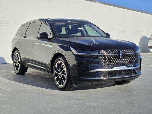 Infinite Black Metallic Clearcoat 2026 Lincoln Nautilus Reserve