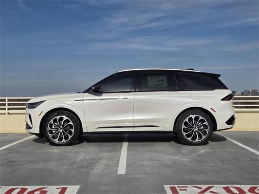 2026 Lincoln Nautilus Reserve