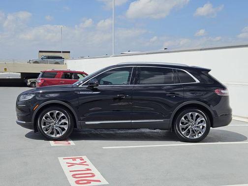 Infinite Black Metallic Clearcoat 2023 Lincoln Nautilus Reserve