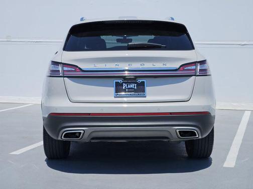 Ceramic Pearl Metallic Tinted Clearcoat 2022 Lincoln Nautilus Reserve