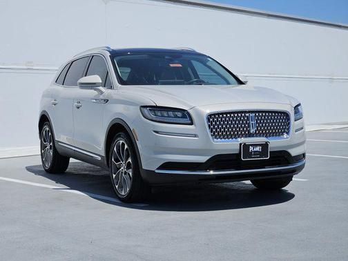 Ceramic Pearl Metallic Tinted Clearcoat 2022 Lincoln Nautilus Reserve