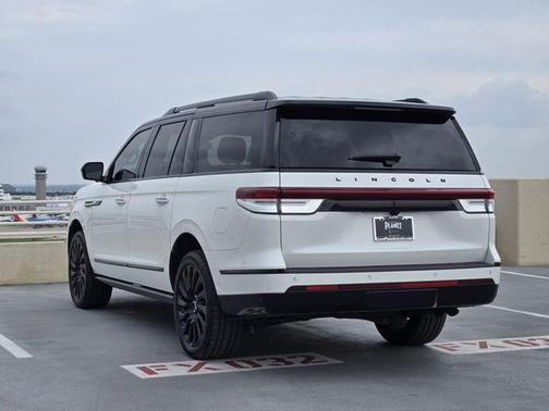 Pristine White Metallic Tri-Coat 2023 Lincoln Navigator Black Label