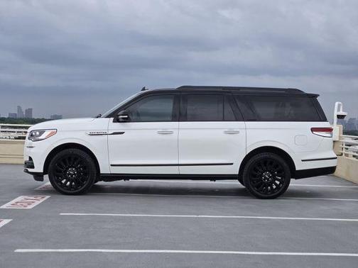 Pristine White Metallic Tri-Coat 2023 Lincoln Navigator Black Label