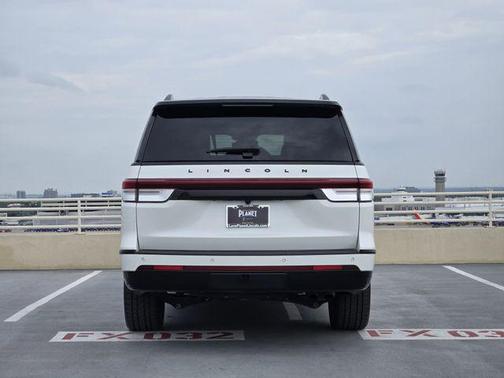Pristine White Metallic Tri-Coat 2023 Lincoln Navigator Black Label