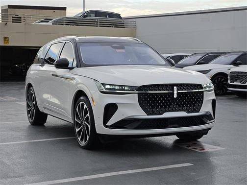 2024 Lincoln Nautilus Black Label