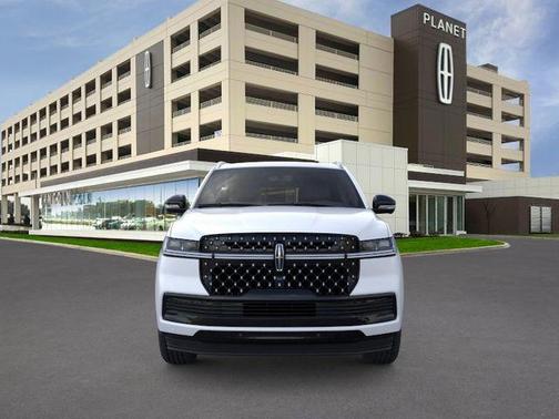 Crystal White Metallic Clearcoat 2026 Lincoln Navigator Black Label