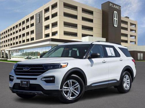 White 2021 Ford Explorer XLT