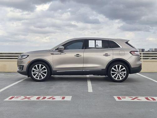 2019 Lincoln Nautilus Select