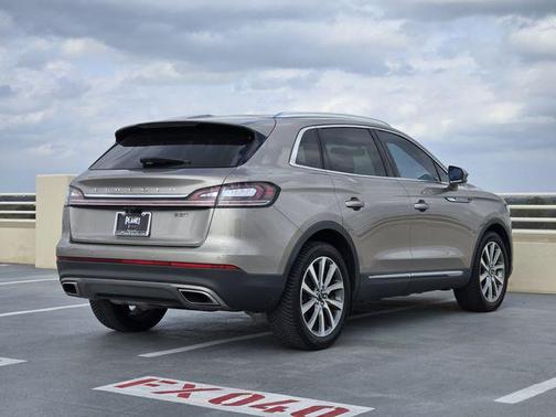 2019 Lincoln Nautilus Select