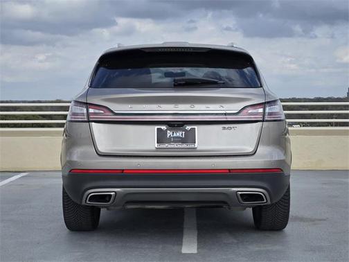 2019 Lincoln Nautilus Select