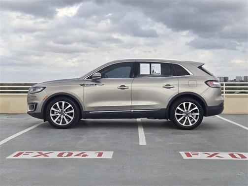 2019 Lincoln Nautilus Select