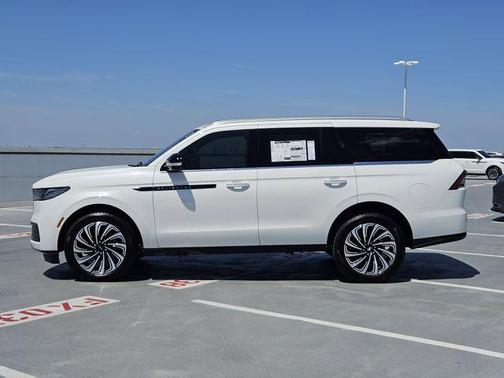 Pristine White Metallic Tri-Coat 2025 Lincoln Navigator Black Label