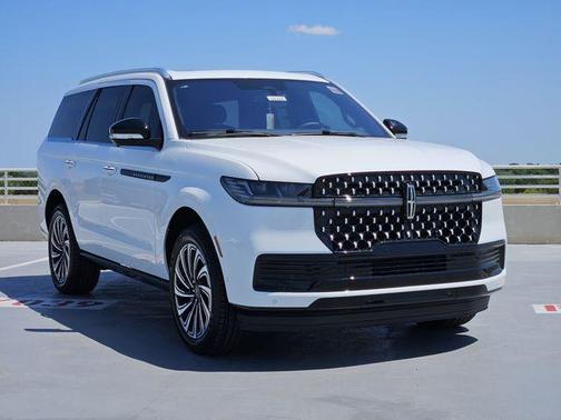 Pristine White Metallic Tri-Coat 2025 Lincoln Navigator Black Label