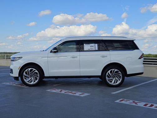 2025 Lincoln Navigator Reserve