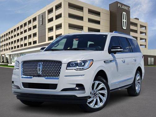 Ceramic Pearl Metallic Tri-Coat 2024 Lincoln Navigator Reserve