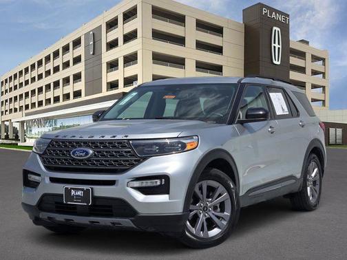Iconic Silver Metallic 2022 Ford Explorer XLT