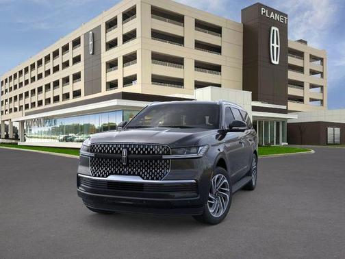 Infinite Black Metallic Clearcoat 2026 Lincoln Navigator Premiere