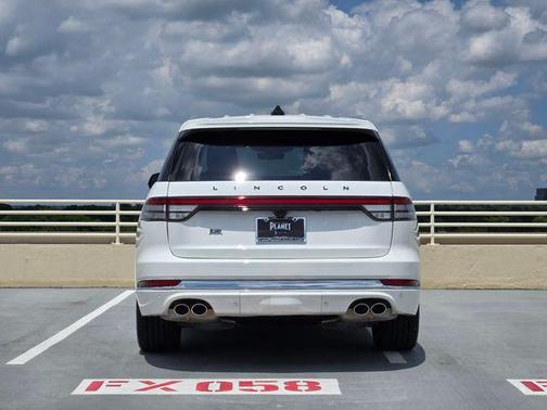 Pristine White Metallic Tri-Coat 2025 Lincoln Aviator Black Label AWD