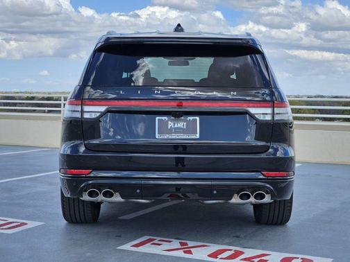 Infinite Black Metallic Clearcoat 2026 Lincoln Aviator Reserve AWD