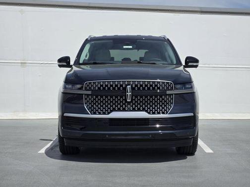 Flight Blue Metallic Clearcoat 2026 Lincoln Navigator Premiere