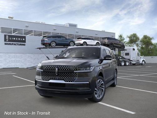 Infinite Black Metallic Clearcoat 2026 Lincoln Navigator Premiere